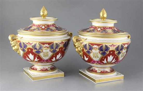 A pair of Barr Flight and Barr Imari pattern ice pails, liners and covers, c.1807, height 27cm diameter 26cm